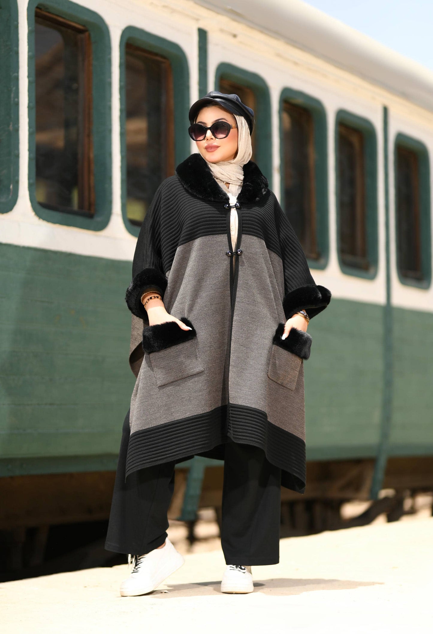 Poncho with Pockets & Fur – 50025
