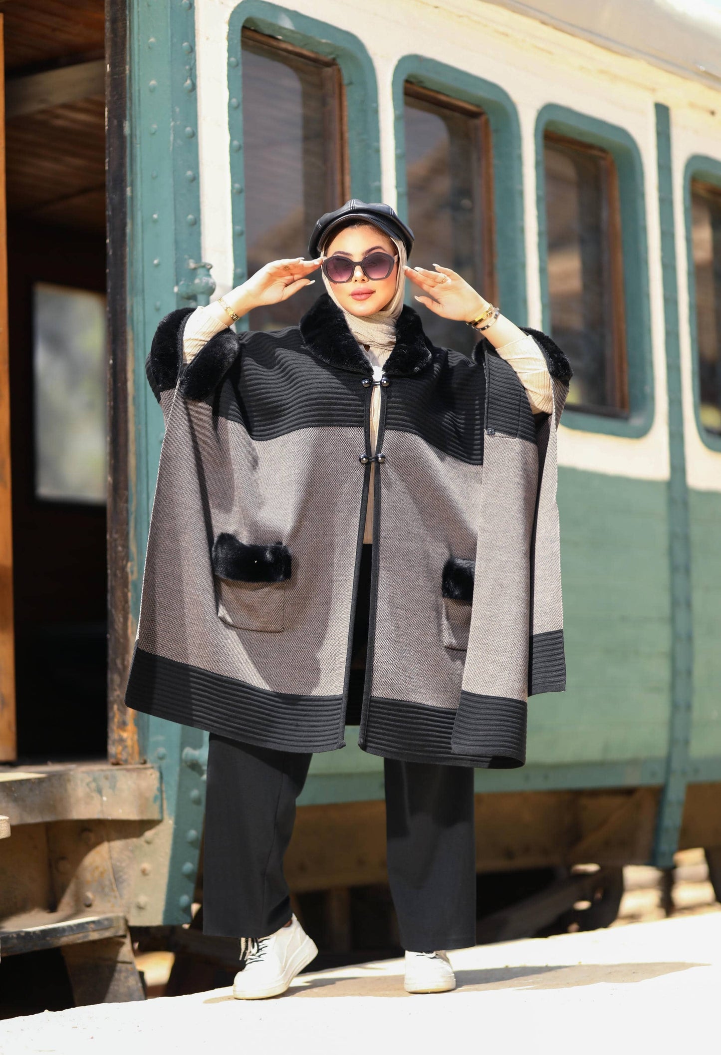 Poncho with Pockets & Fur – 50025