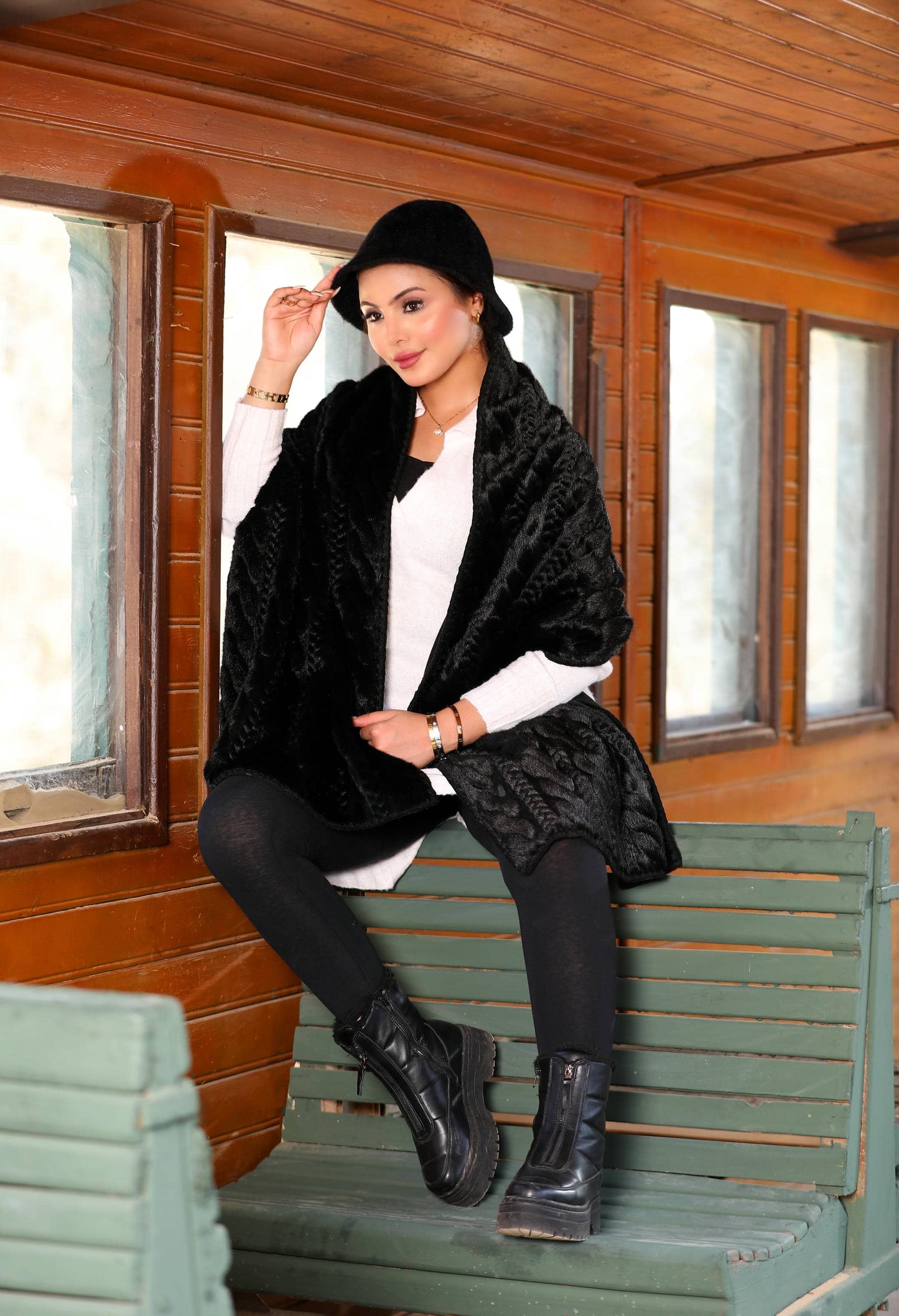 Faux Fur Shawl – 5044