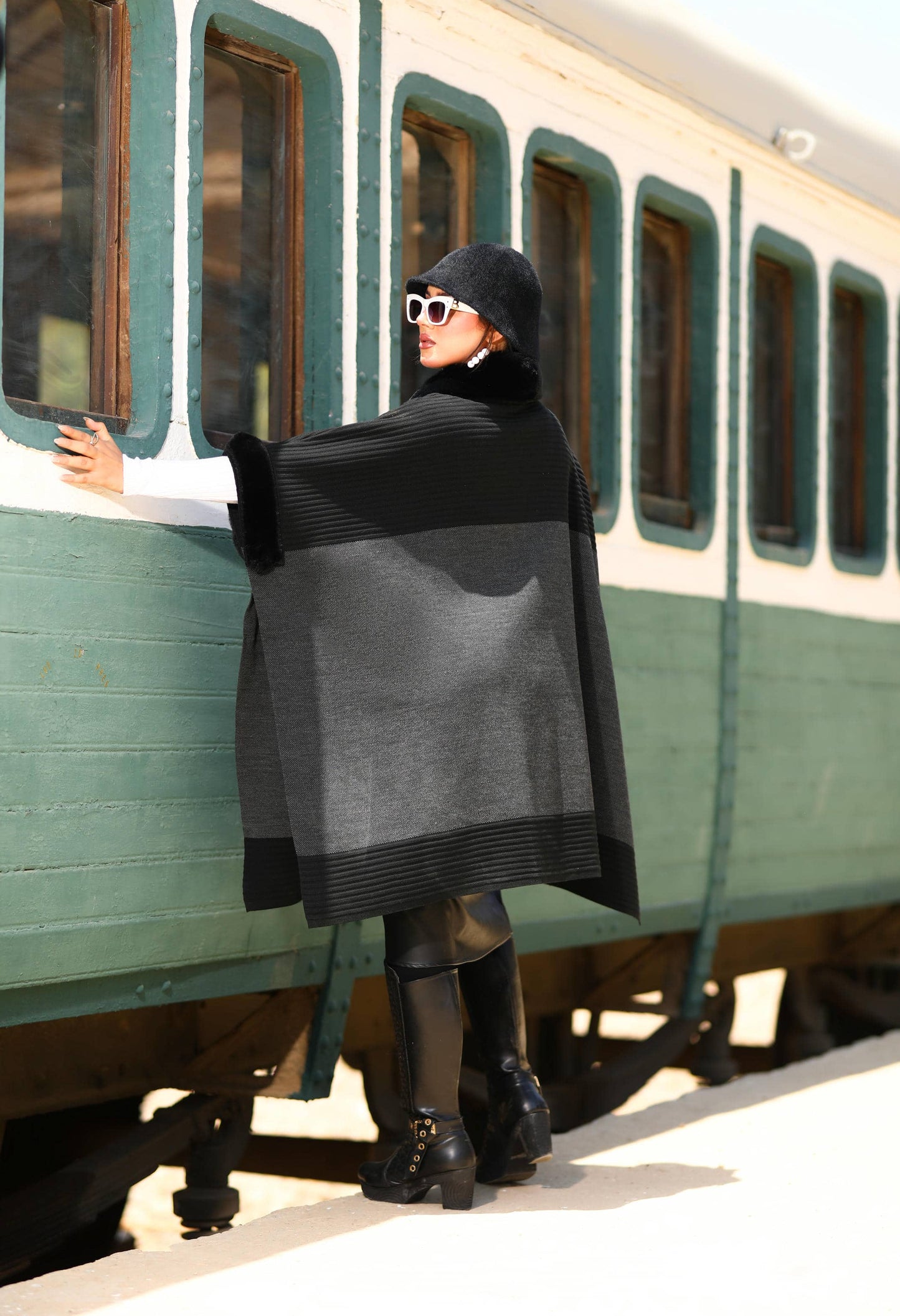 Poncho with Pockets & Fur – 50025