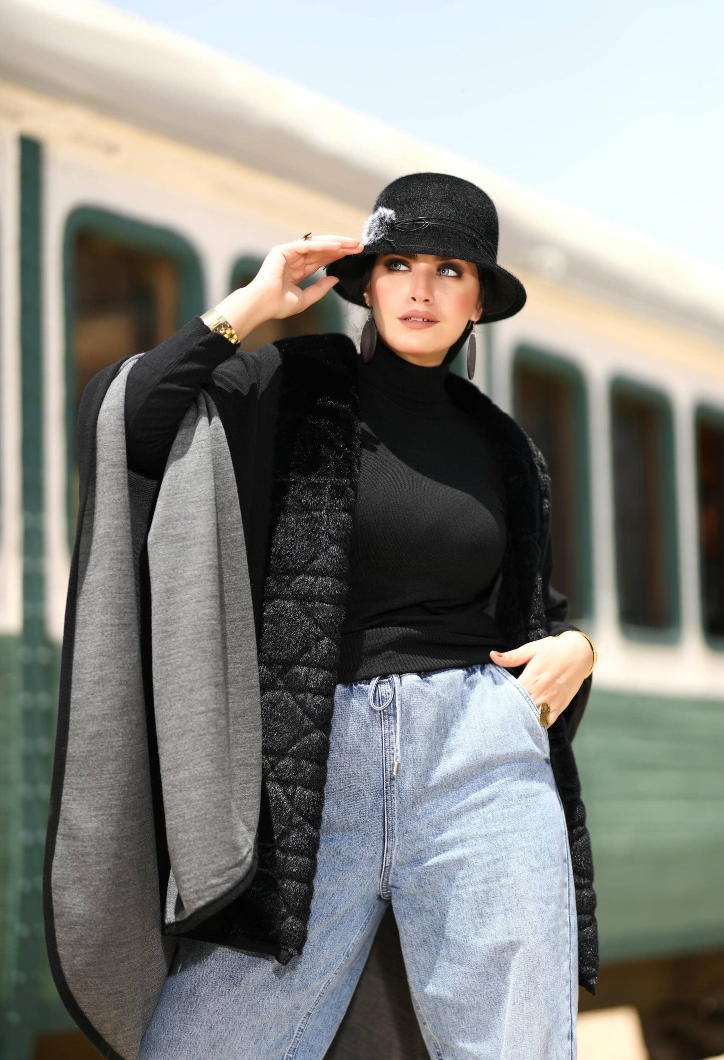 Double-Face Compressed Knit Cap with
High-Quality Fur – 50024