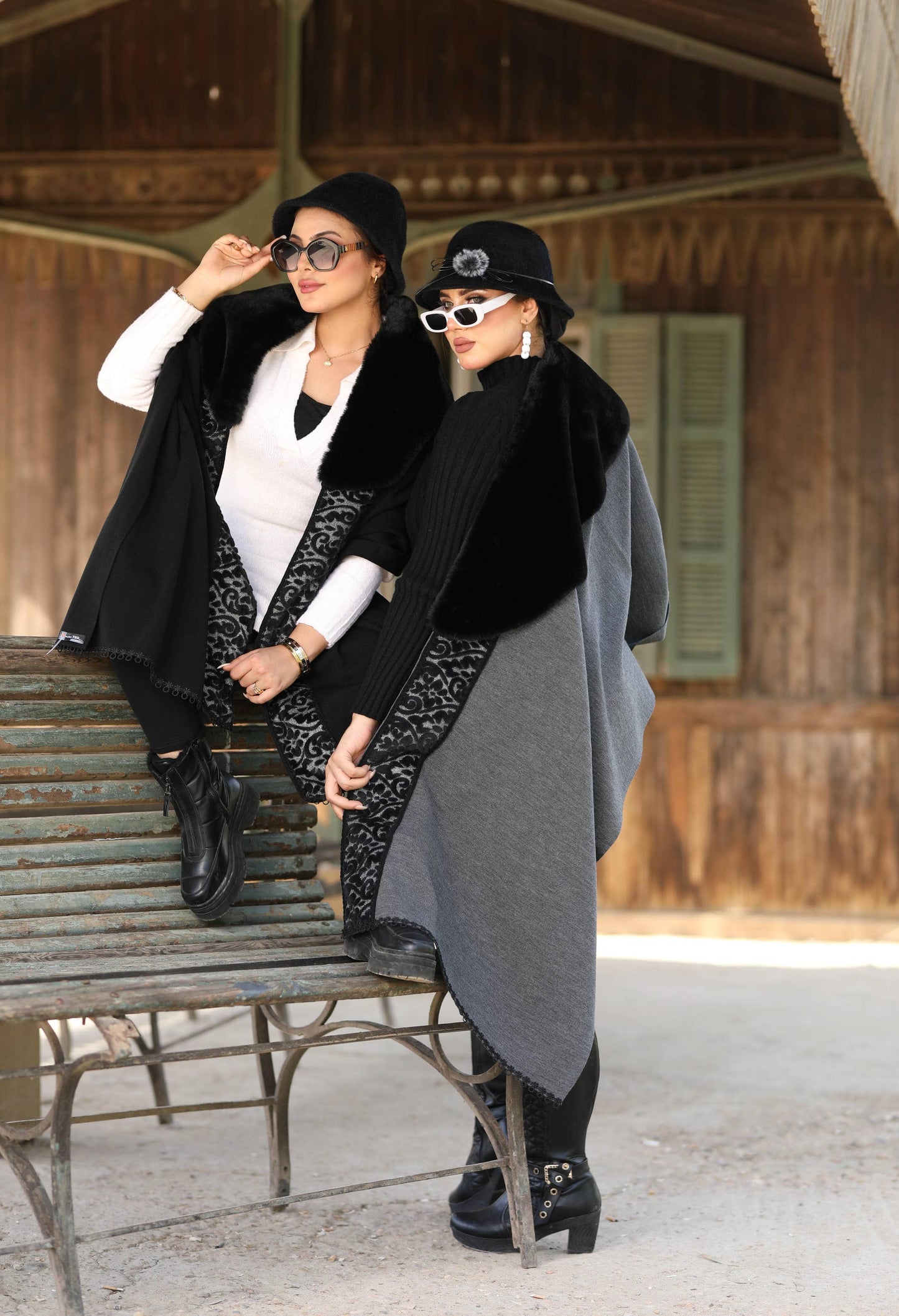 Knitted Shawl with Fur Collar & Fur Strip –
5007