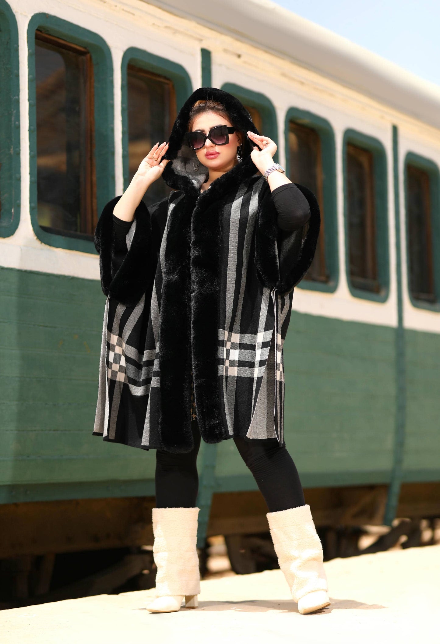 Woolen Poncho with Fur – 50026