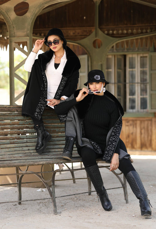 Knitted Shawl with Fur Collar & Fur Strip –
5007