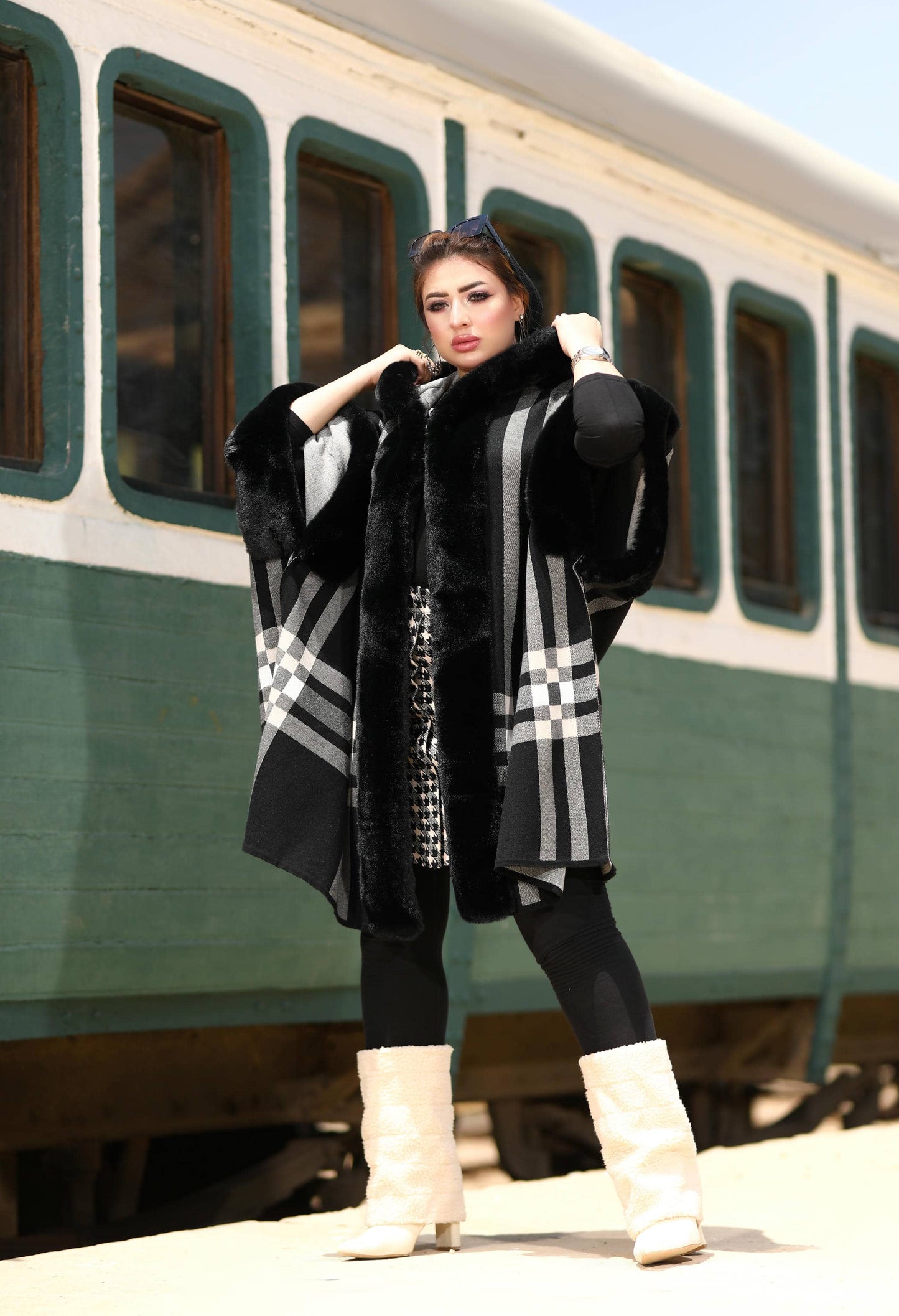 Woolen Poncho with Fur – 50026