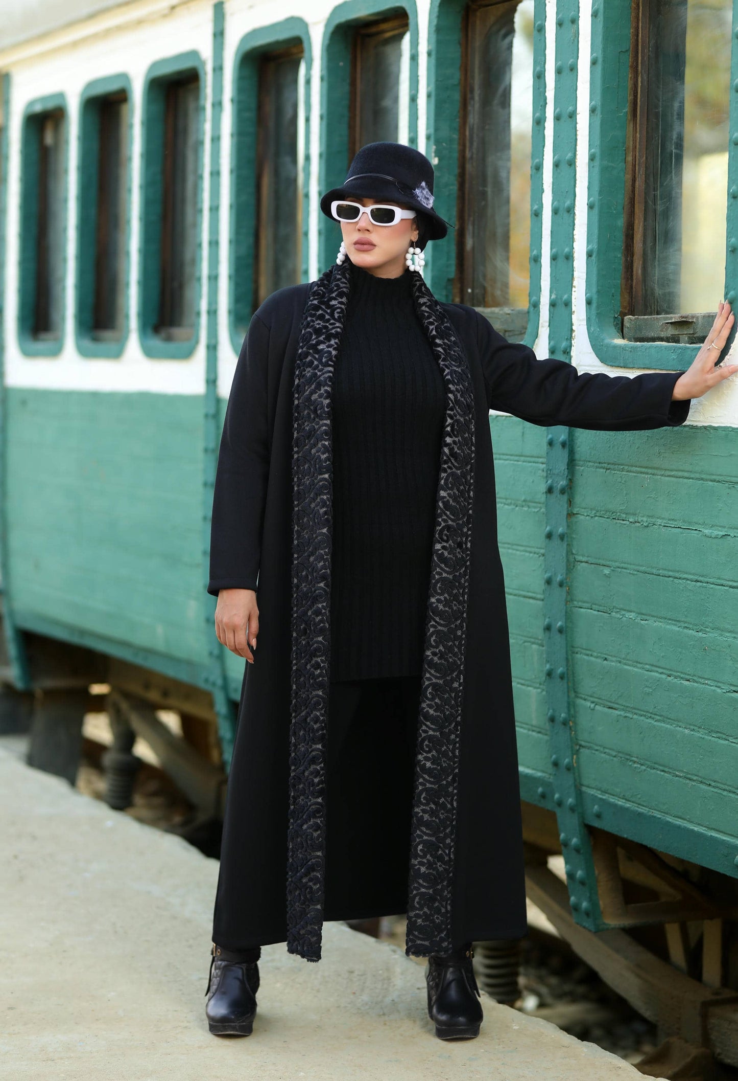 Woolen Cardigan with Fur Strip – 50033