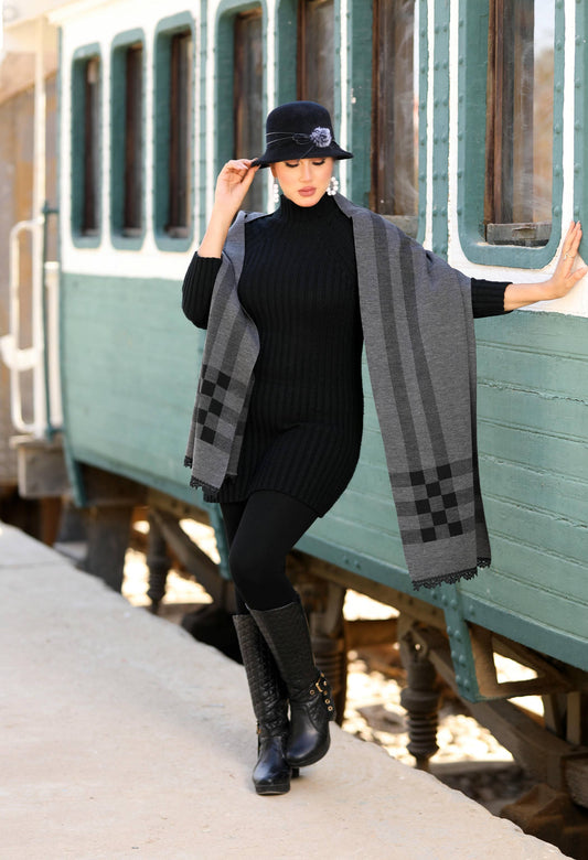 Knitted Checkered Shawl – 5005
