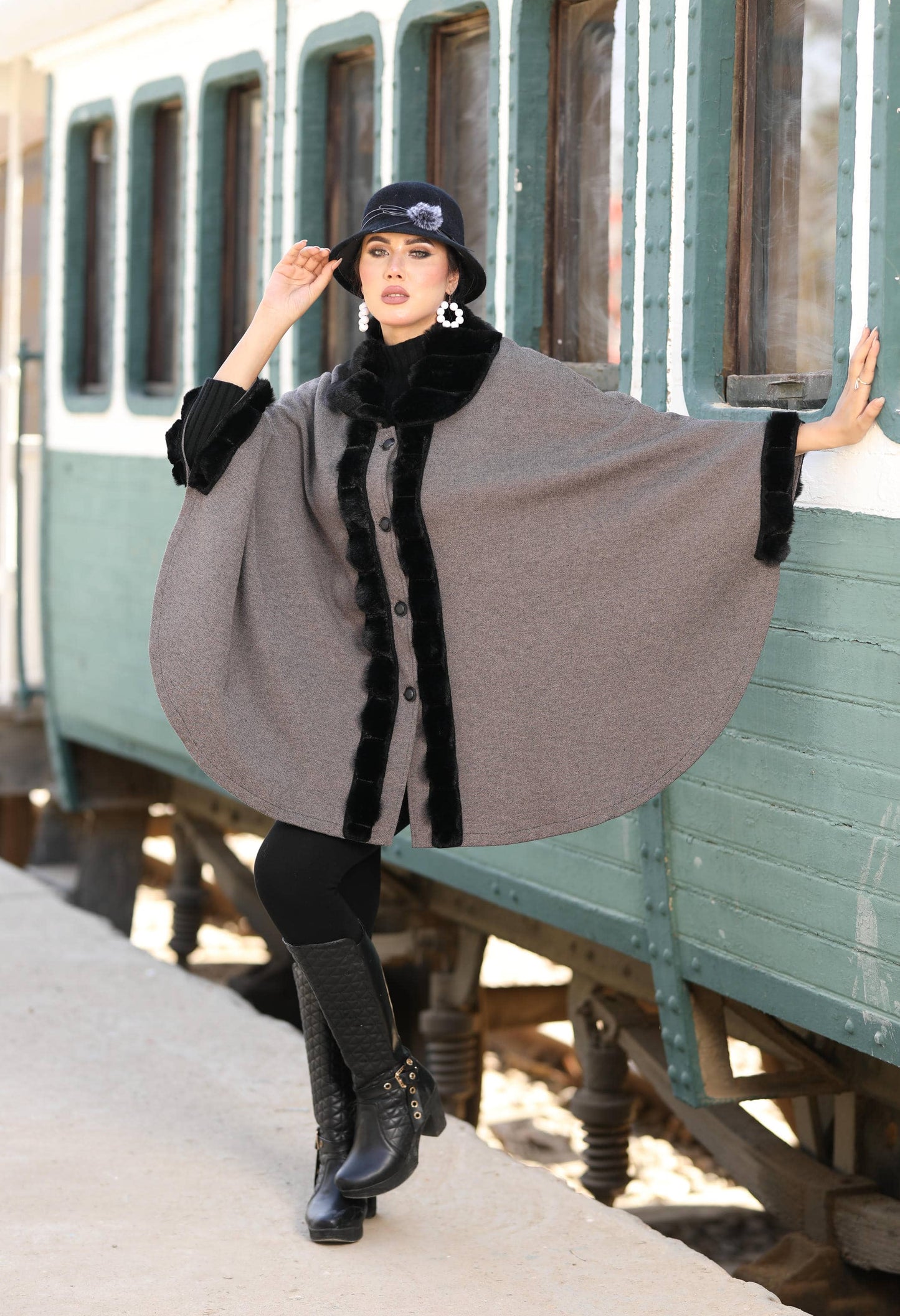 Knitted Cap with Faux Fur – 50012