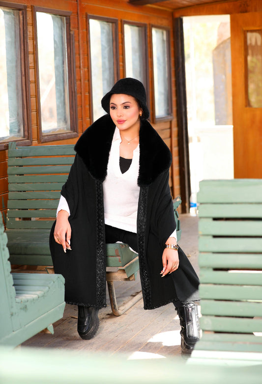 Knitted Shawl with Faux Fur – 5001