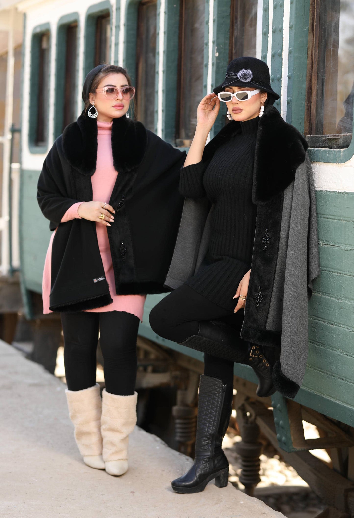 Knitted Shawl with Faux Fur & Accessory
Strip – 5008