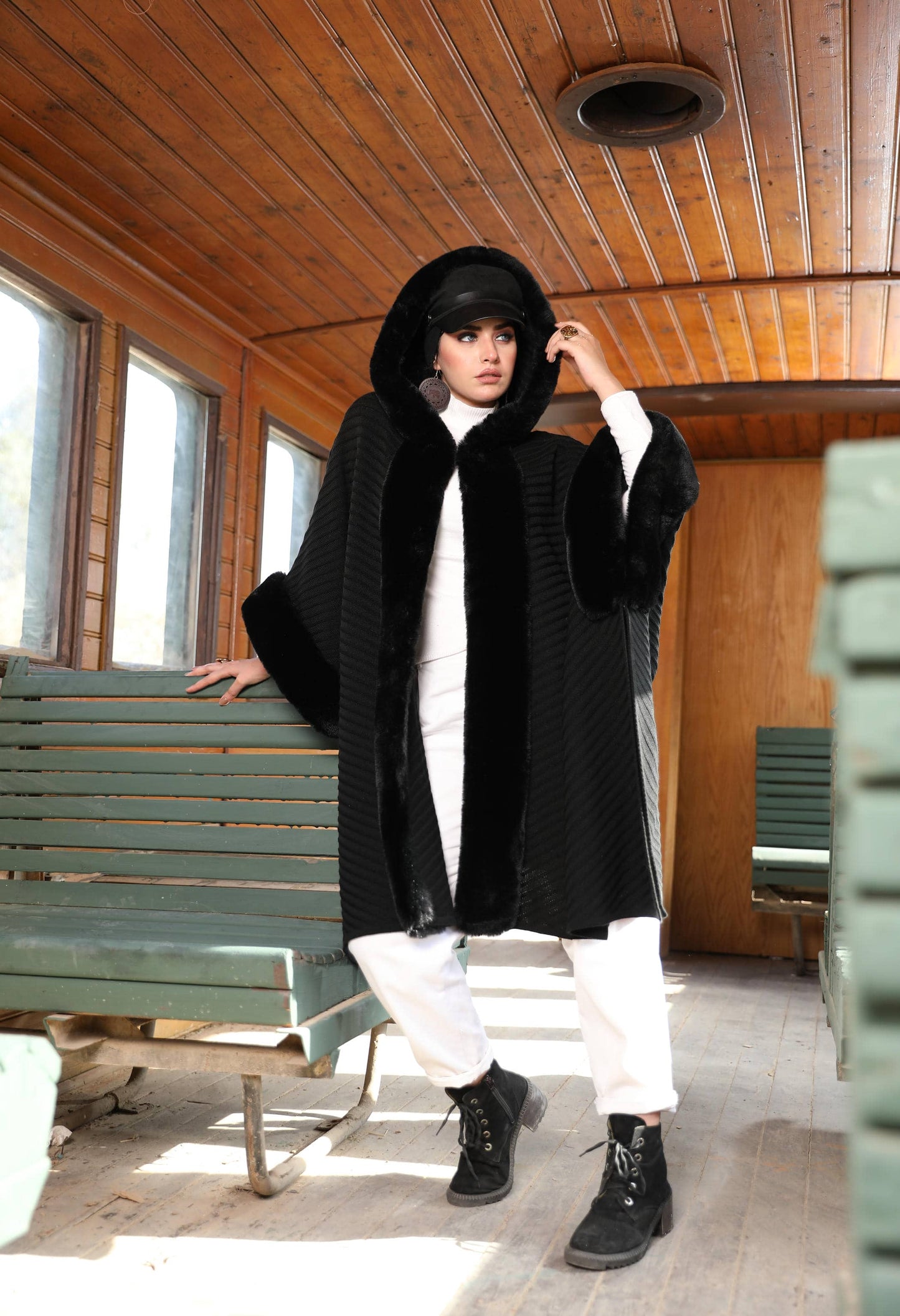 Knitted Cap with Faux Fur – 50013