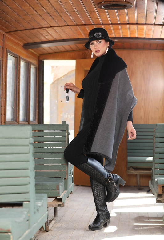 Knitted Shawl with Faux Fur – 5004