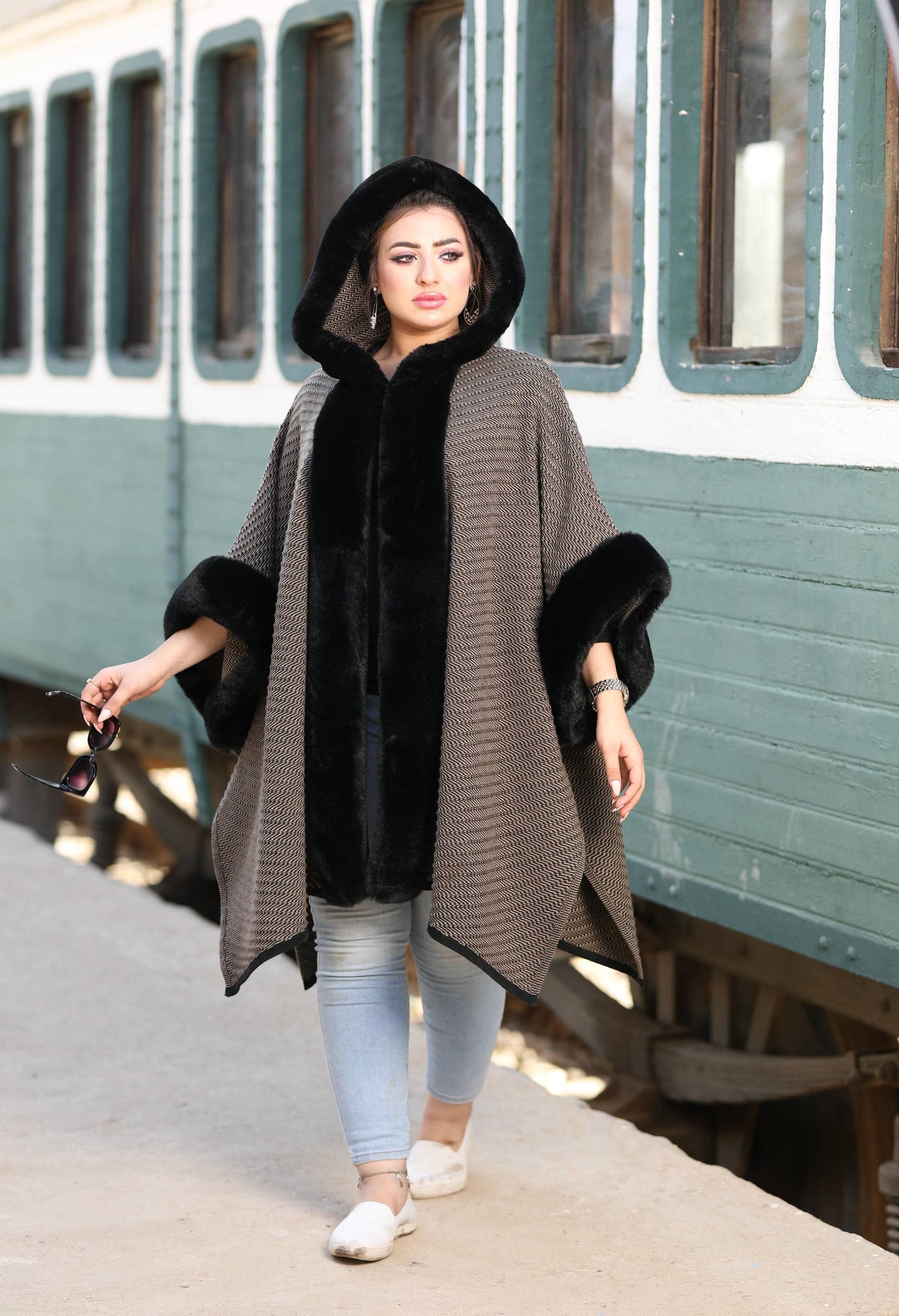 Knitted Cap with Faux Fur – 50013