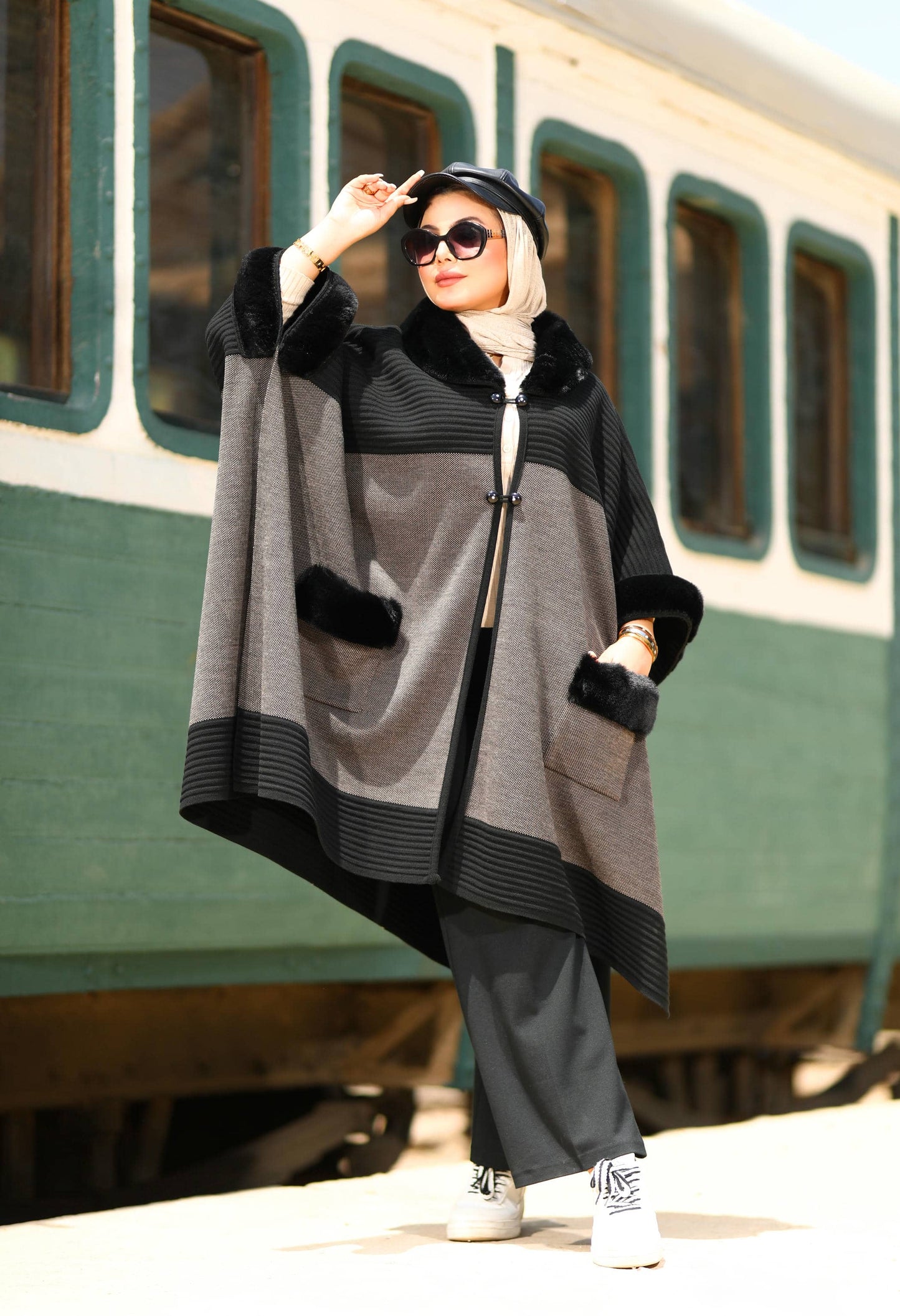 Poncho with Pockets & Fur – 50025