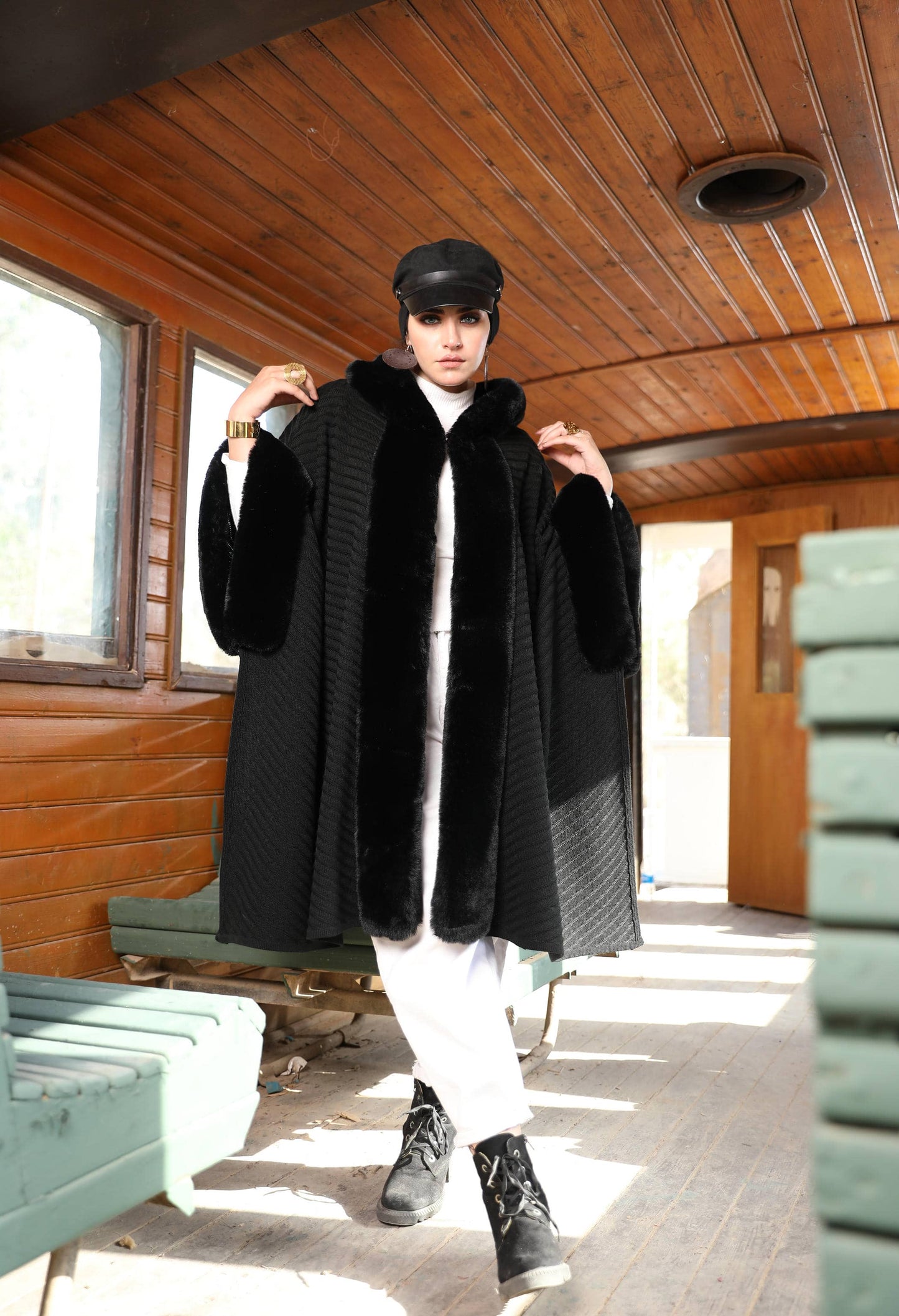 Knitted Cap with Faux Fur – 50013