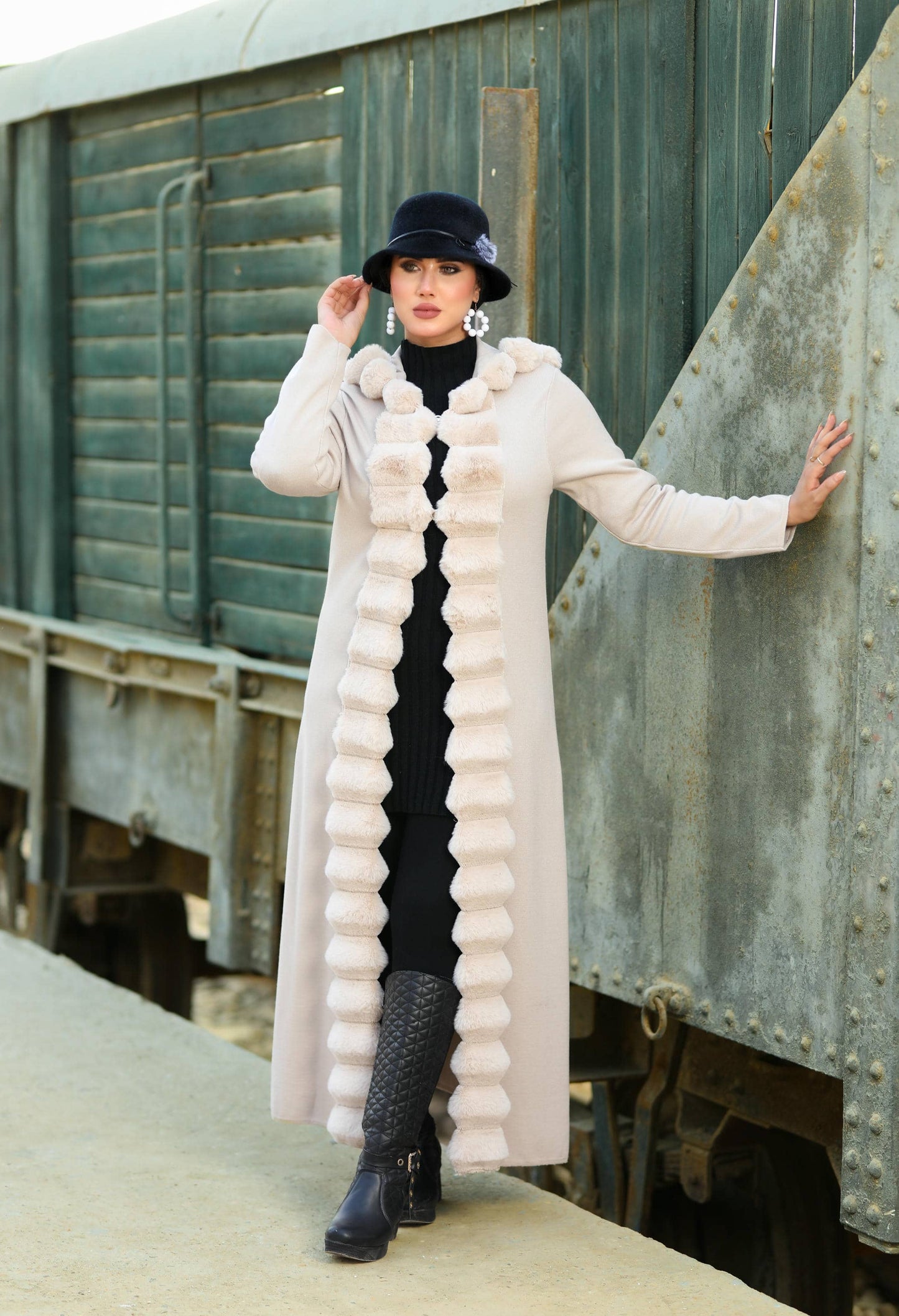 Woolen Cardigan with Fur – 50030